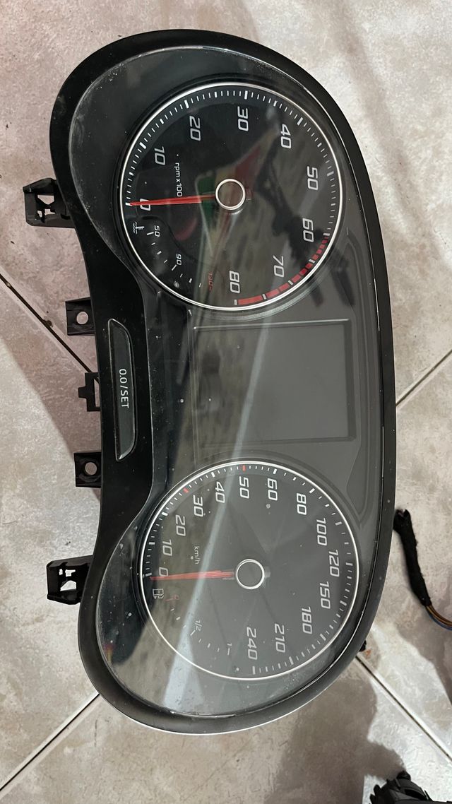 Marcador seat 6j climatizador mandos volante de segunda mano por