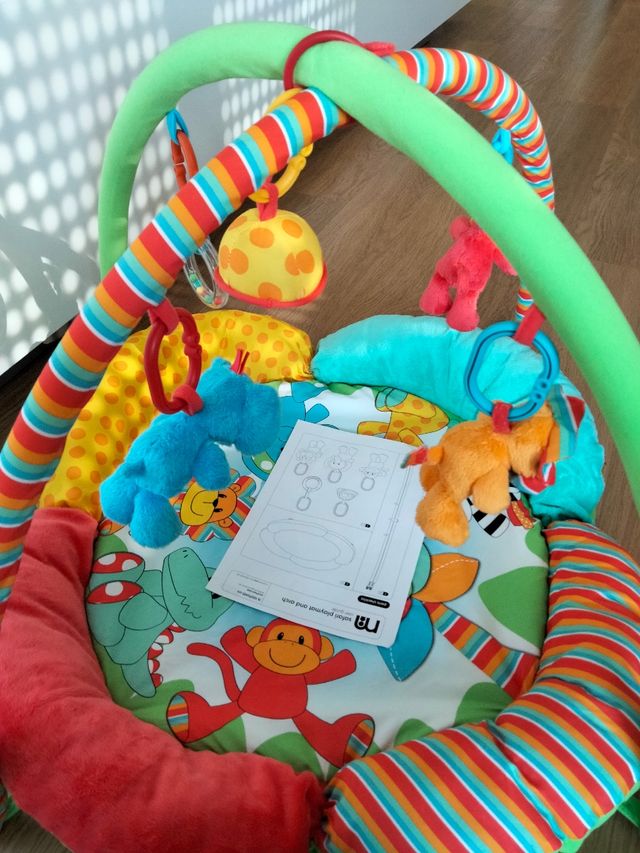 Alfombra de actividades para bebé