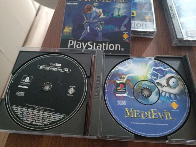 MEDIEVIL PLAY STATION 1 PS1