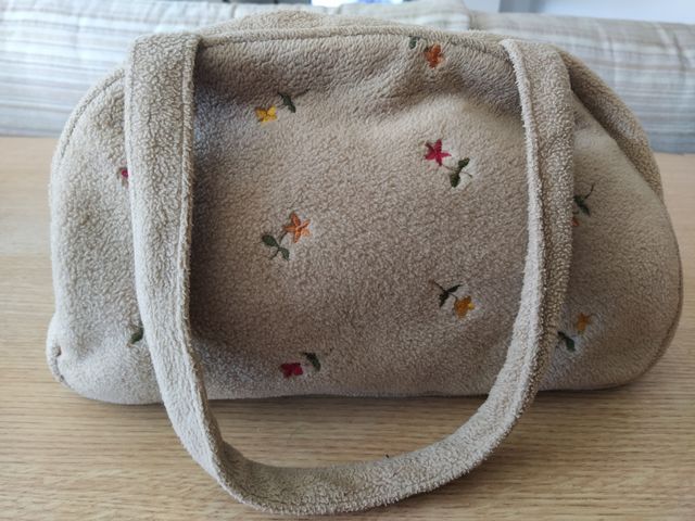 Bolso de mano, beige con flores bordadas