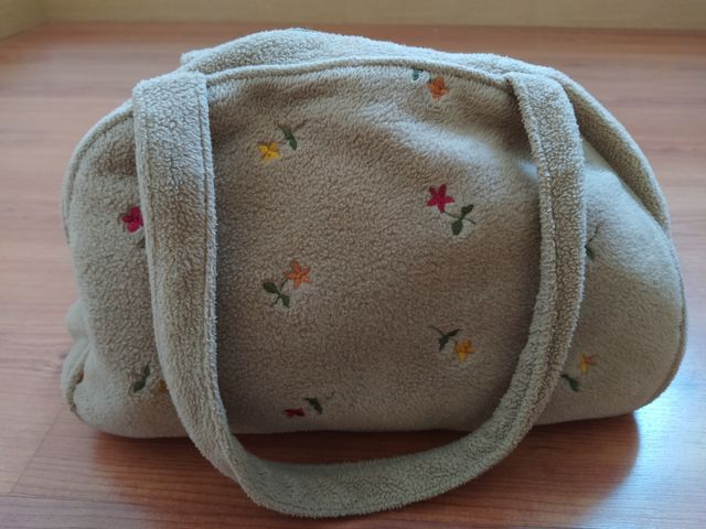 Bolso de mano, beige con flores bordadas