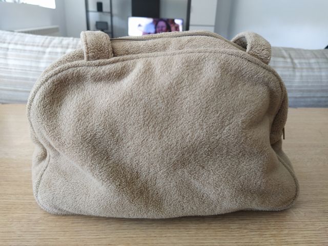 Bolso de mano, beige con flores bordadas