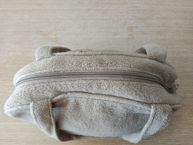 Bolso de mano, beige con flores bordadas