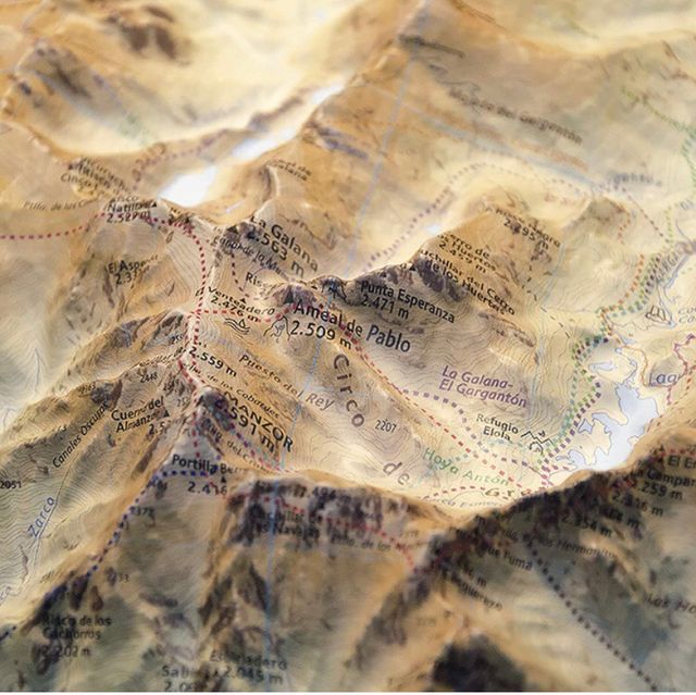 Mapa en relieve del circo de gredos (Avila)