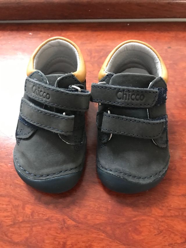 Playeras chicco talla 18 y zapatillas calamar play