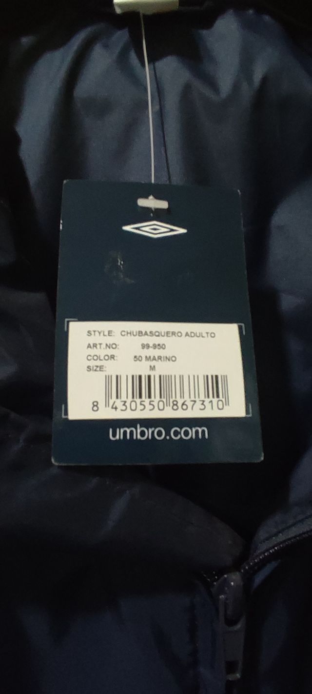 Chubasquero Umbro para chico talla M. Sin estrenar