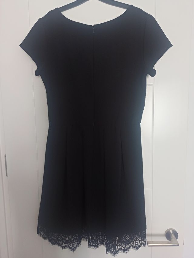 Vestido negro fiesta con puntilla de encaje