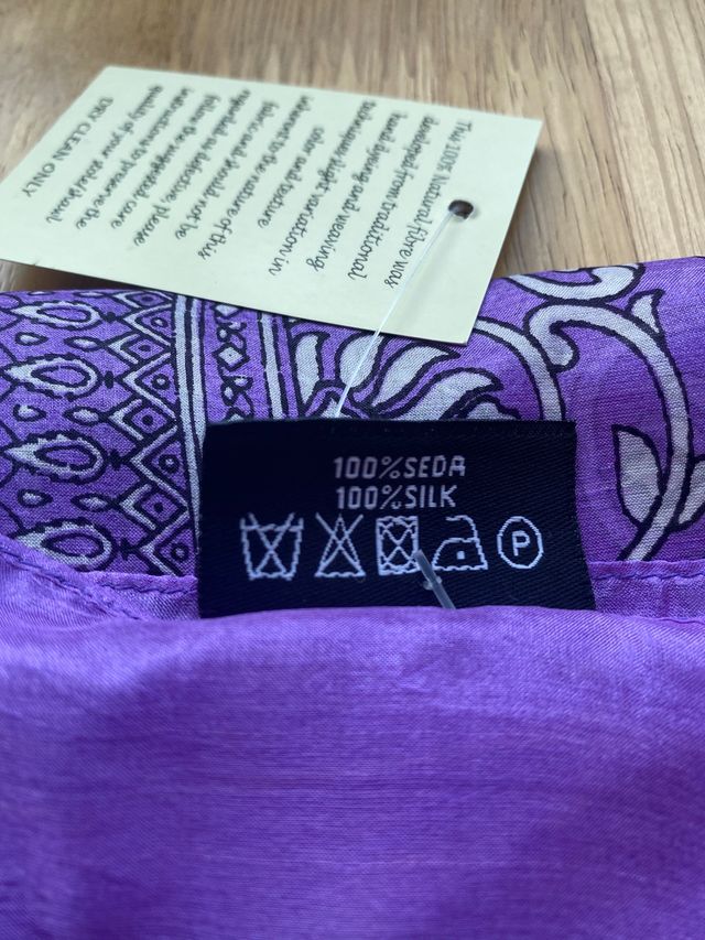 Pañuelo y colgante, conjunto