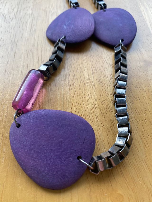 Pañuelo y colgante, conjunto