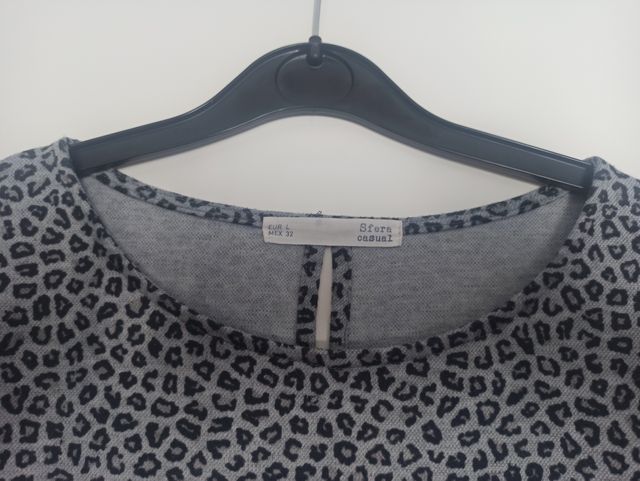 Vestido animal print con volantes