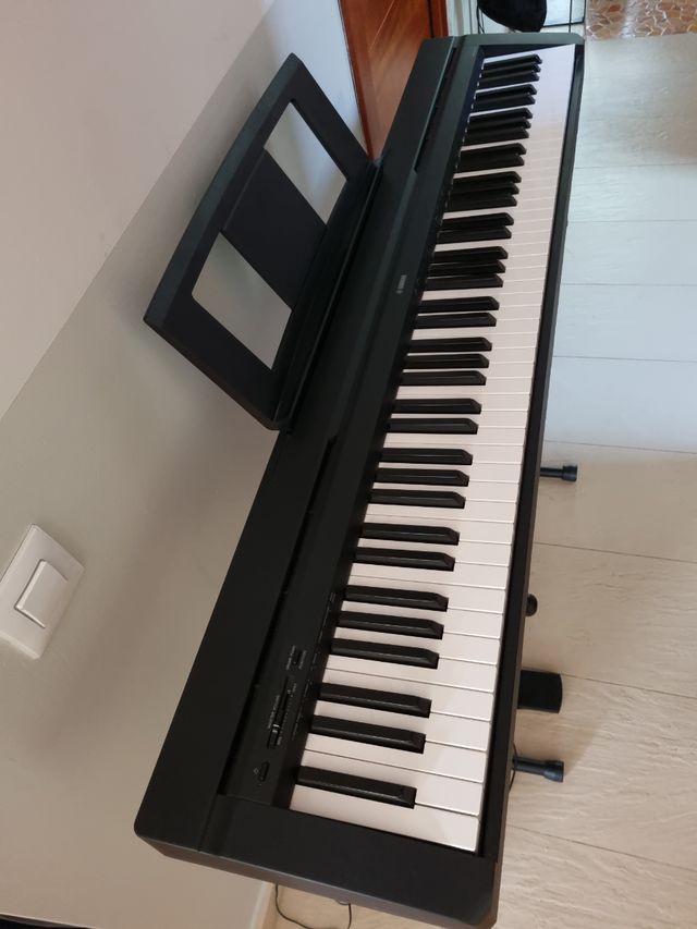 YAMAHA P45 Digital Piano Set como nuevo de segunda mano por 400 EUR