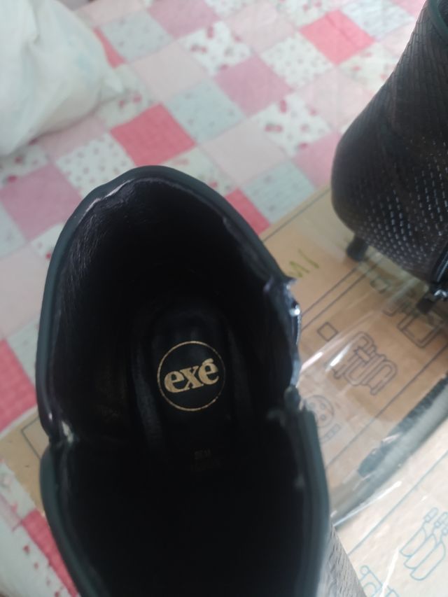 preciosos zapatos  punteros de cuero