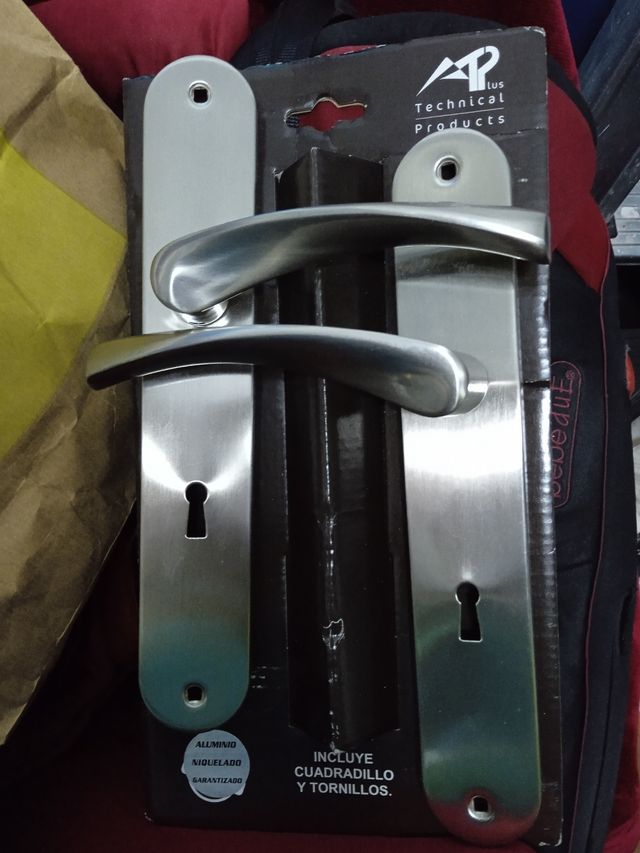 Manillas para puerta.