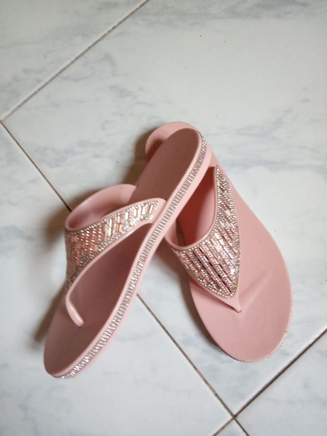 Infradito da donna eleganti brillantinati. Tg. 39