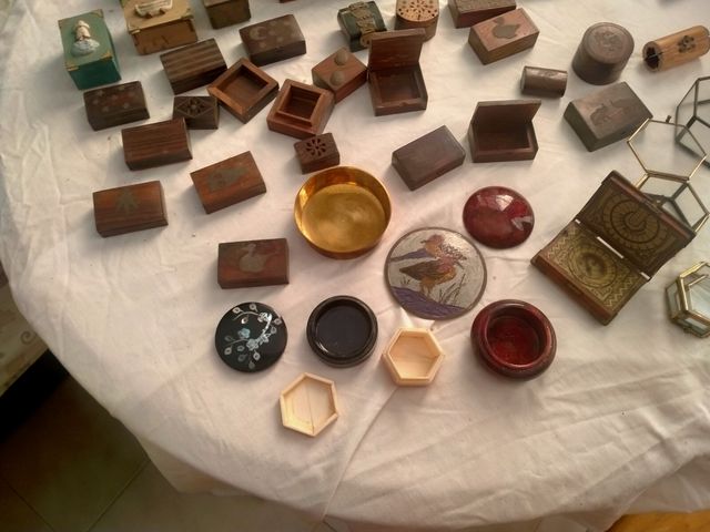 antiguo lote de cajas