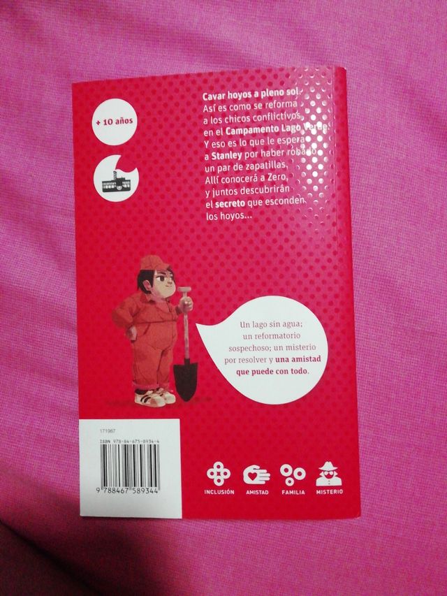 Libro: Hoyos  /  Autor: Louis Sachar