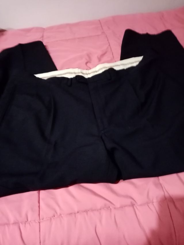 Pantalón de vestir azul marino, talla 56.