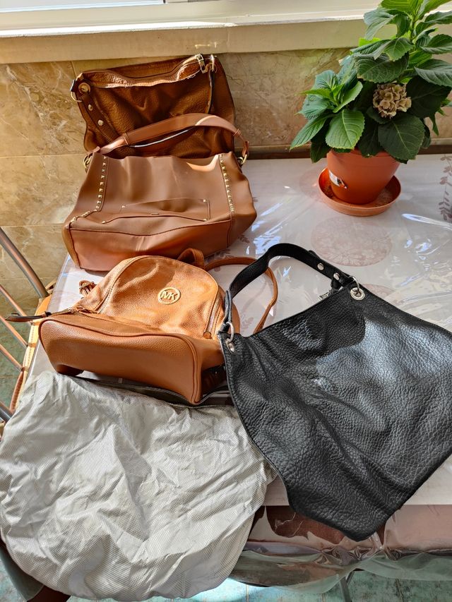 bolso y mochila.todos 12€