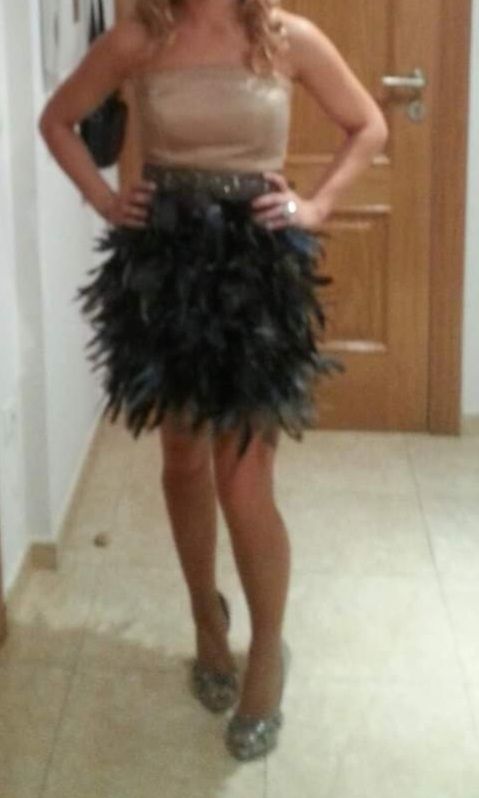 vestido plumas
