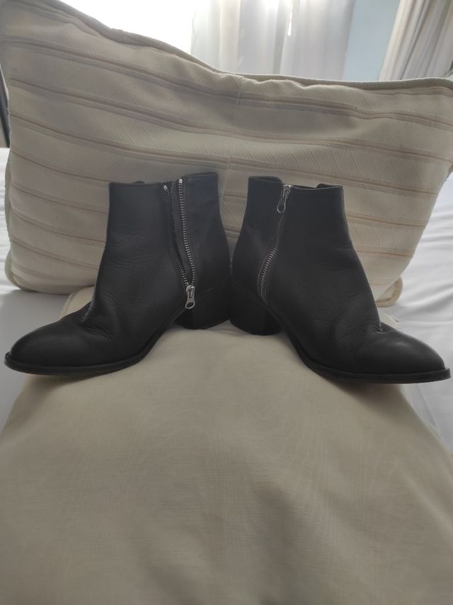 Botines marrones, talla 37, Marca Loreak Mendian