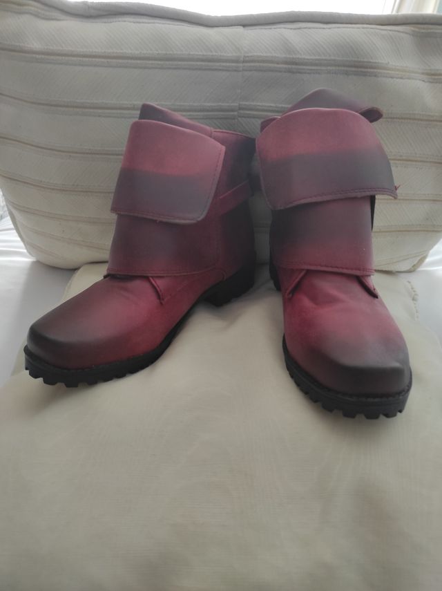 Botines talla 37, color vino, completamente nuevos