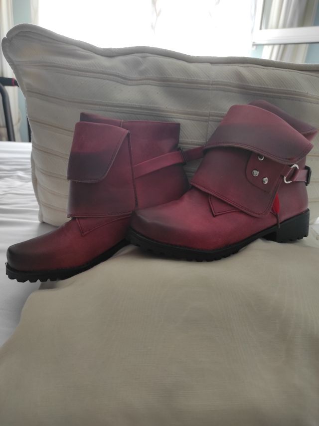 Botines talla 37, color vino, completamente nuevos