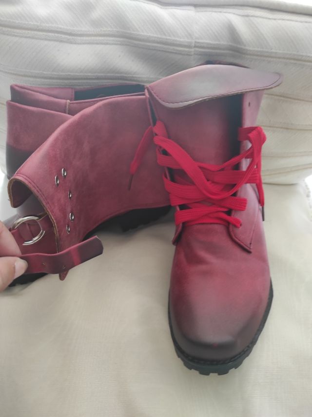 Botines talla 37, color vino, completamente nuevos