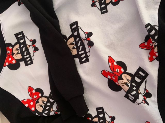 Jersey Negro por detrás y blanco por delante