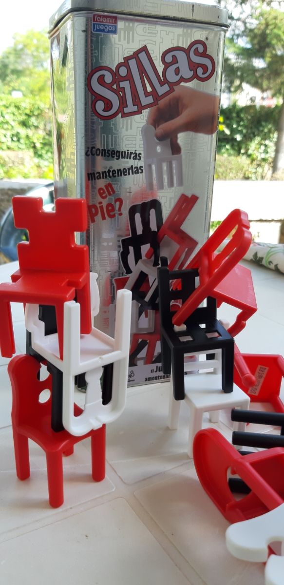 Juego de las sillas