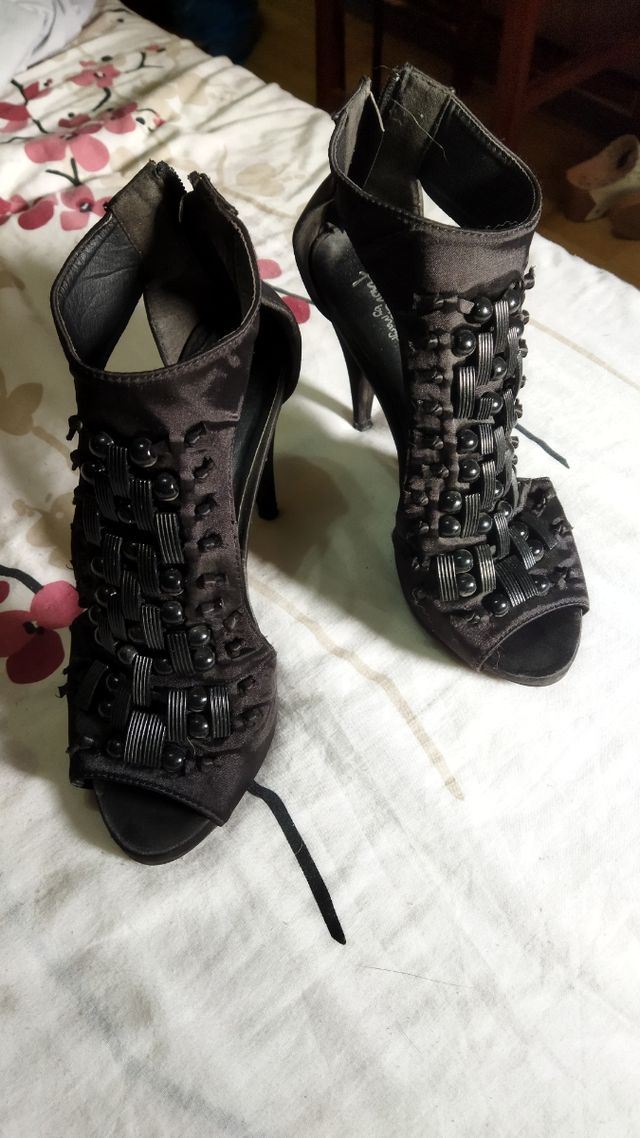 sandalias tacón maripaz. 39