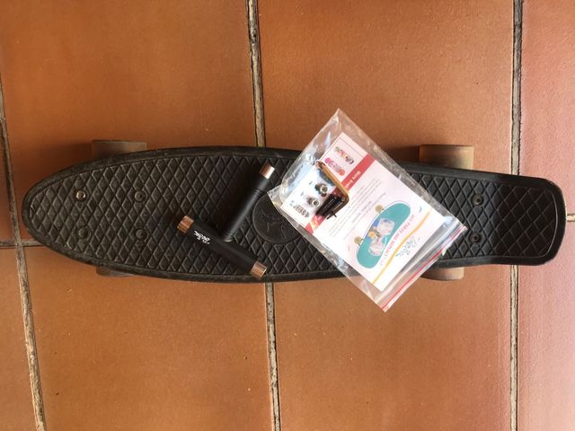 Skate de plástico com luzes