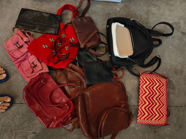 bolsos diferentes,todos 12€