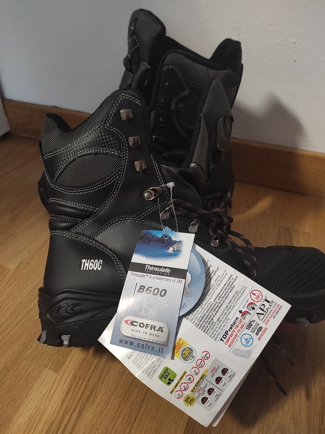Botas de seguridad COFRA de segunda mano por 80 EUR en Lugar San Pedro ...