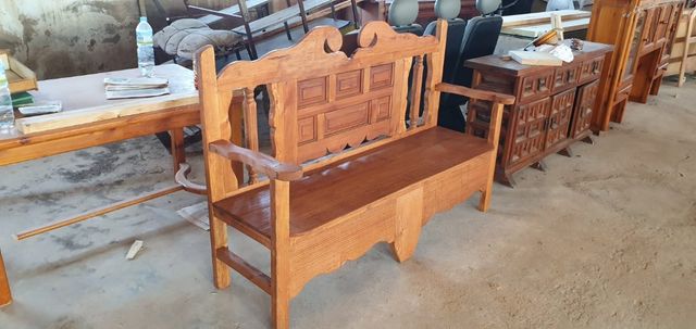 hola hacemos todo tipo de muebles rusticos artesan