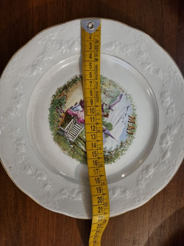 piatto paesaggio mese di maggio