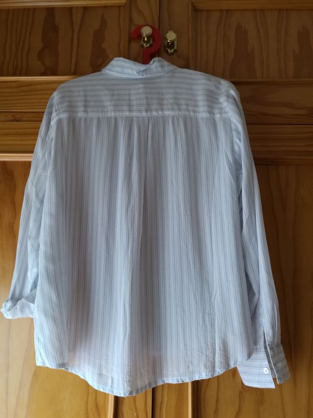 Camisa C&A oversize.