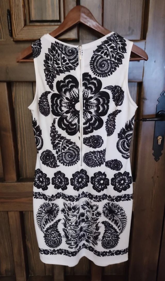 Vestido blanco y negro de 101 idees.