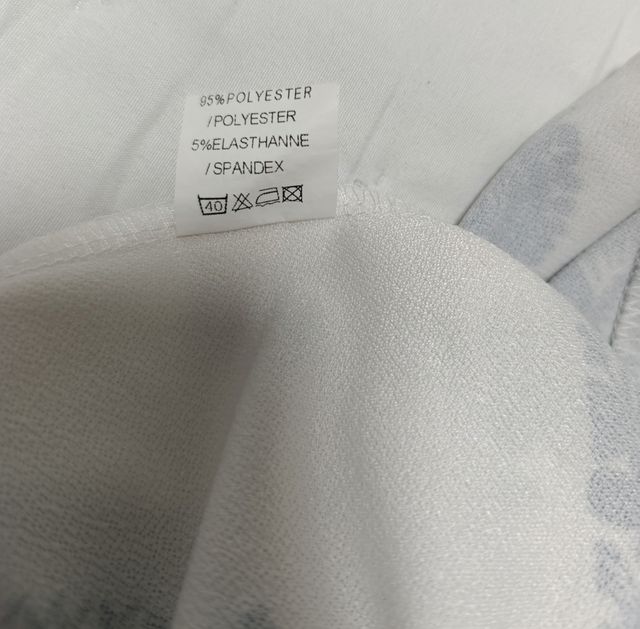 Vestido blanco y negro de 101 idees.