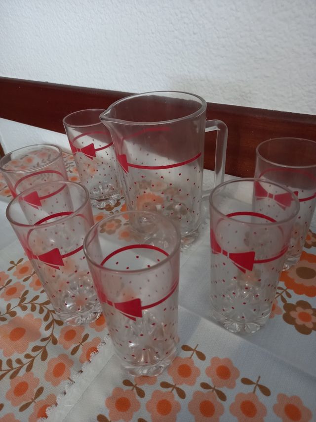 Jarra y vasos vintage