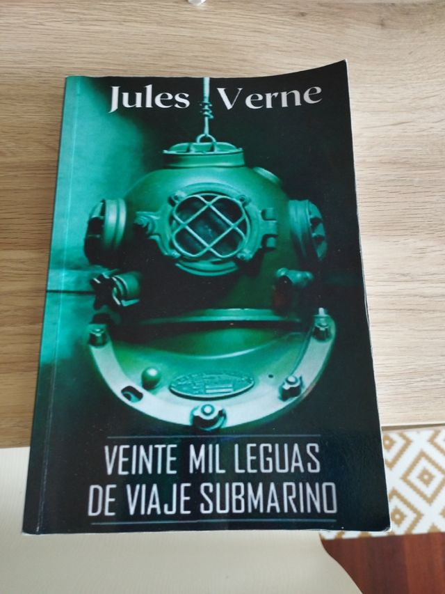 VEINTE MIL LEGUAS DE VIAJE SUBMARINO