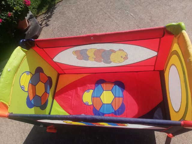 Cuna de viaje plegable