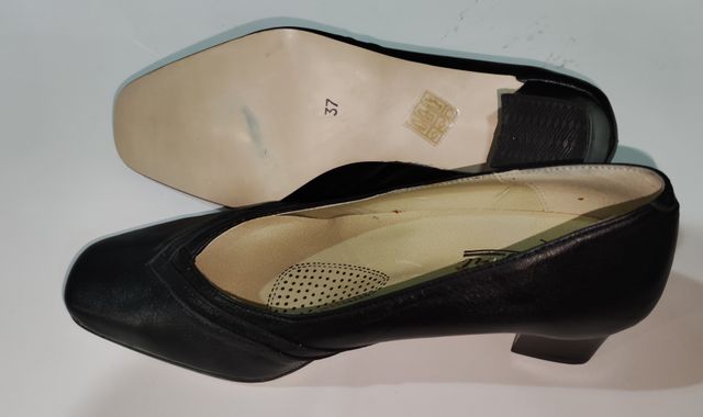 Zapatos mujer tacón piel nº 37 negros.Sin estrenar