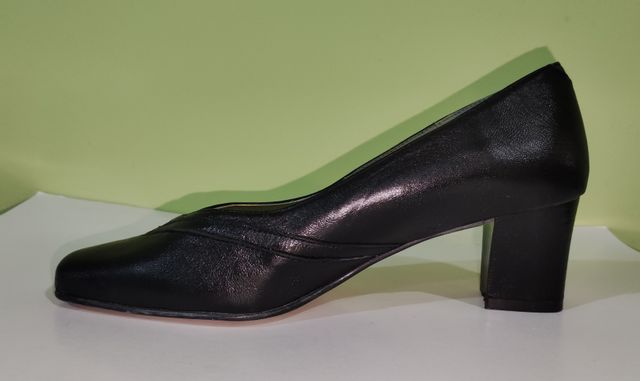 Zapatos mujer tacón piel nº 37 negros.Sin estrenar