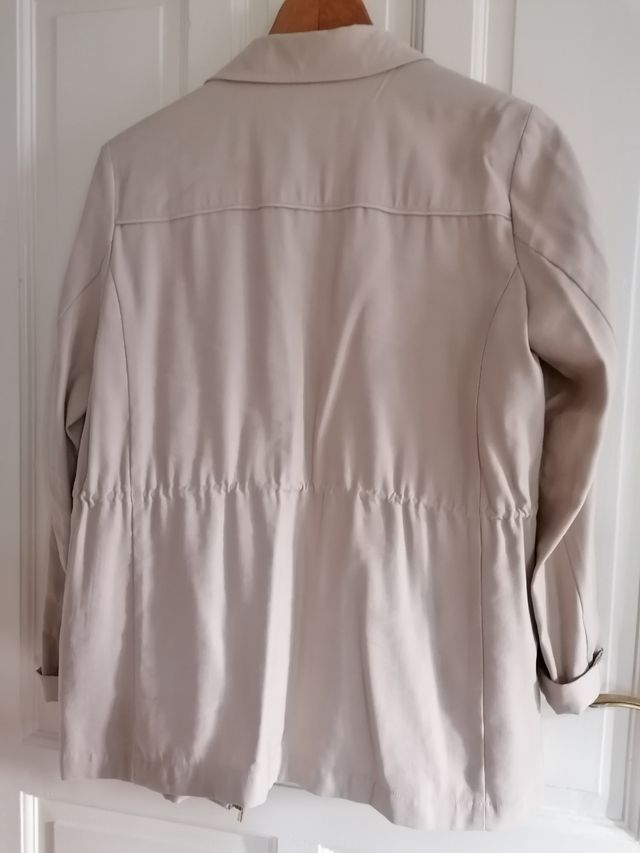 Cazadora Zara. 42 talla.