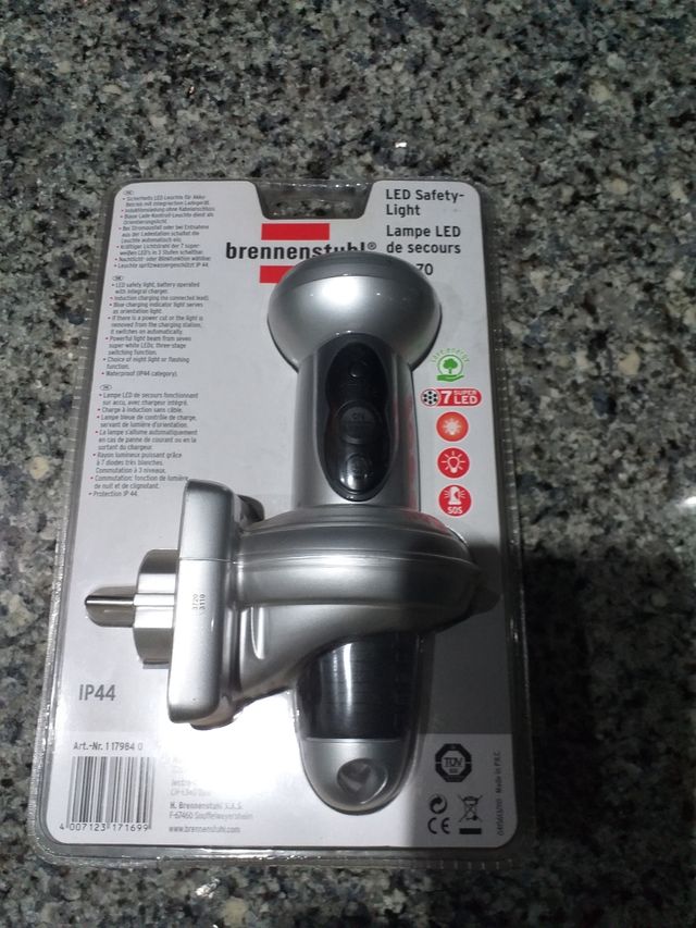 Linterna LED recargable IP44