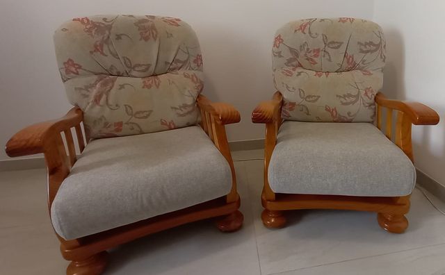 Mueble clásico de recibidor esquinero.