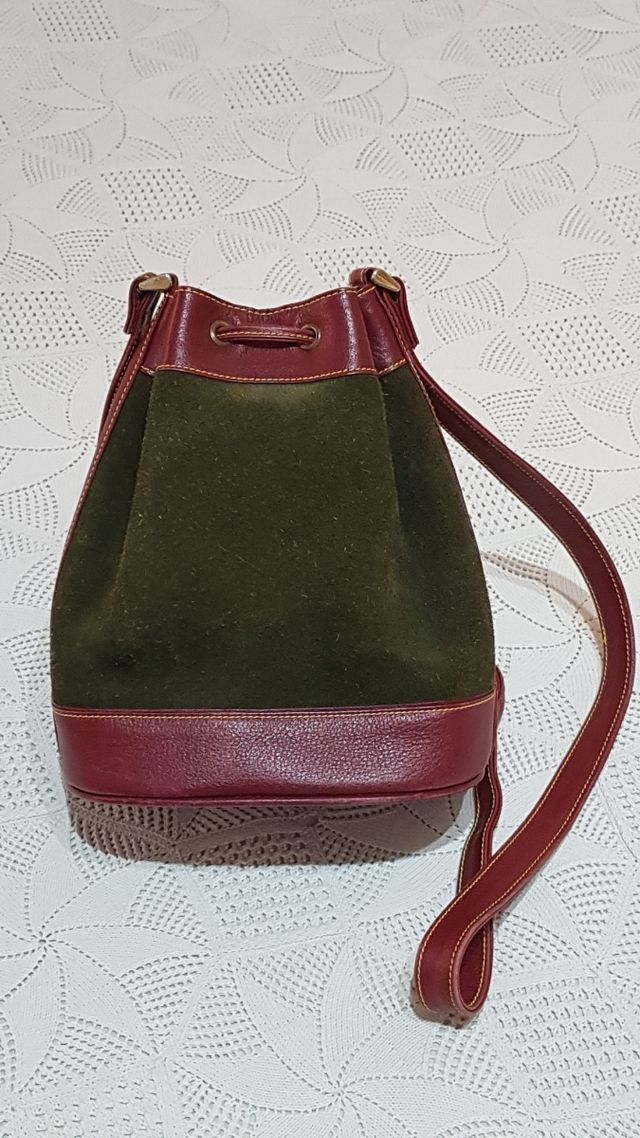 Bolso 👜 de piel, granate y verde.