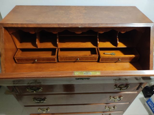 Escritorio (sinfonier) antiguo