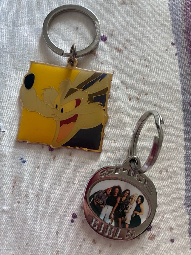 Llavero/medalla SPICE GIRLS y CORRECAMINOS