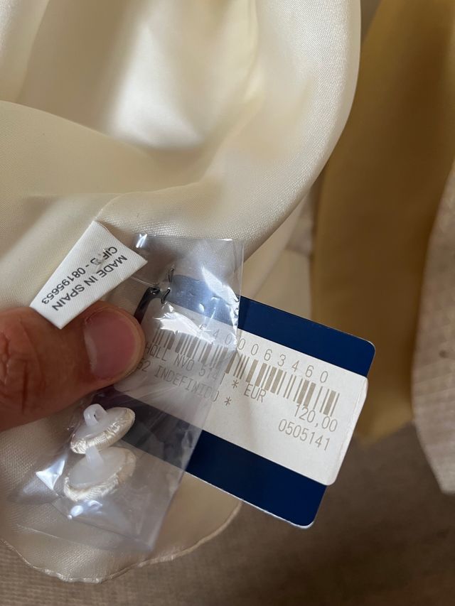 Chaleco y corbaton a estrenar novio